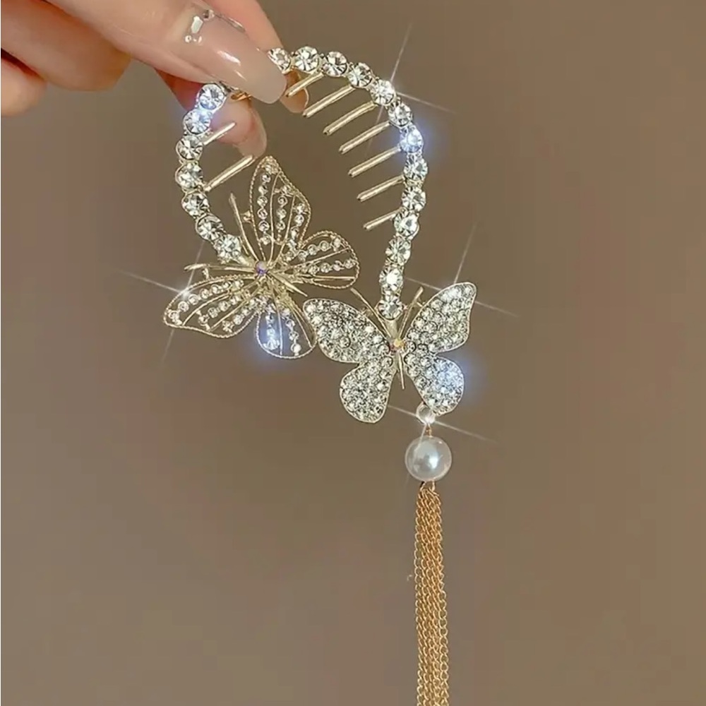 NWT butterfly rhinestone tassel hair accessory